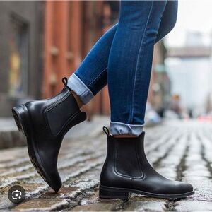 Thursday Boot Company Duchess Women’s Chelsea Boot Size 5.5